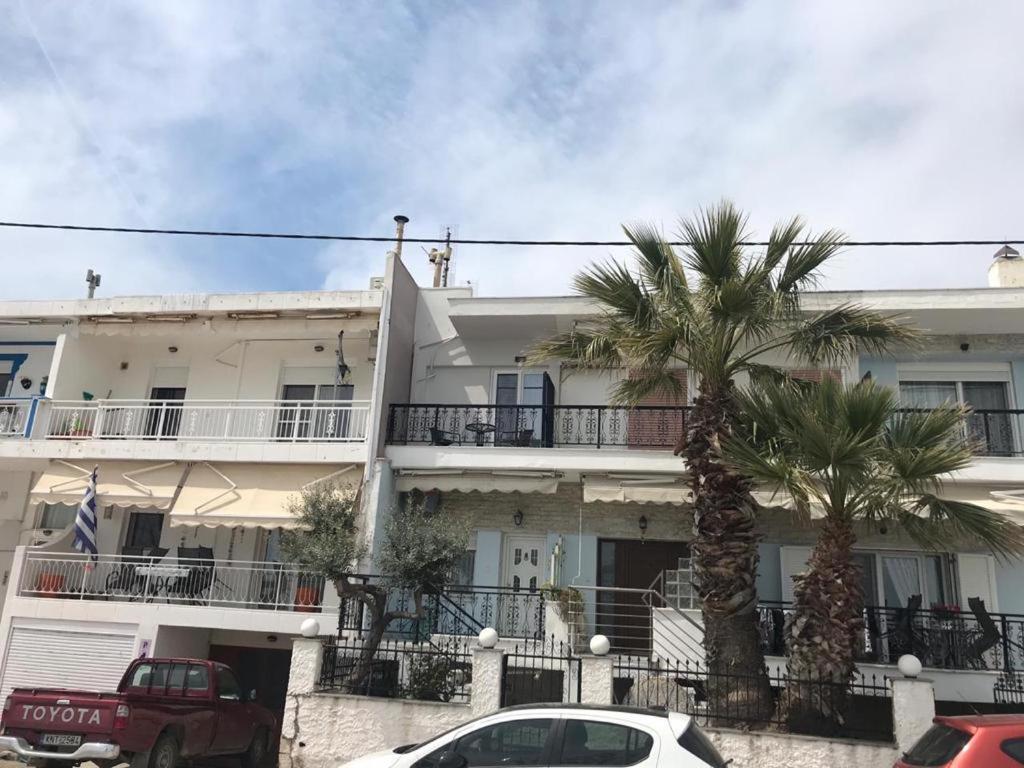 E & F Sea View Flat Daire Néa Péramos Dış mekan fotoğraf